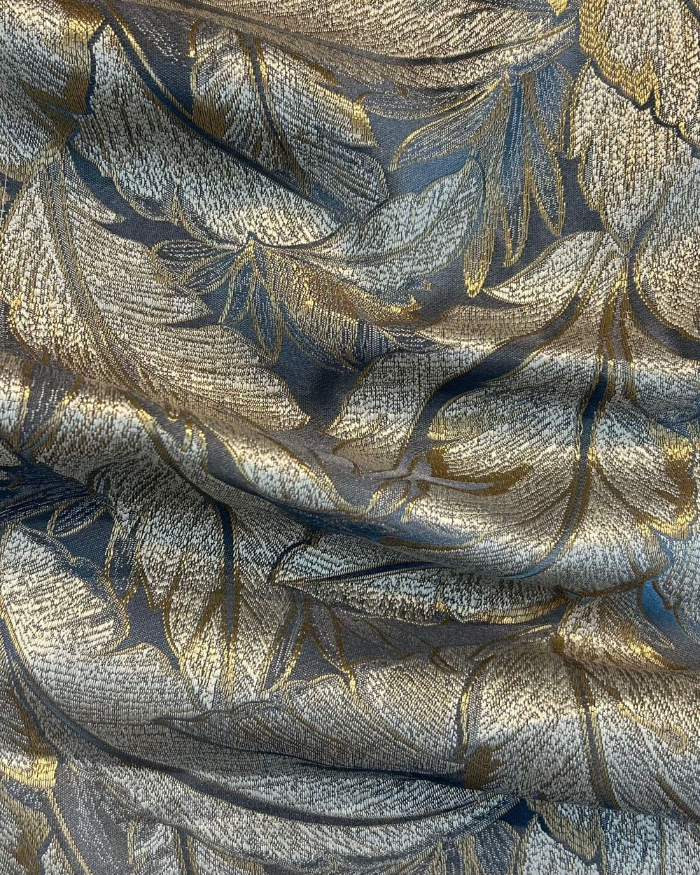 Frunze Aurii — Gri